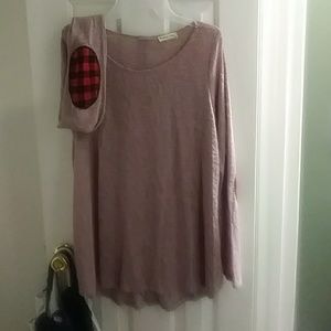 Long sleeve shirt buttons on back